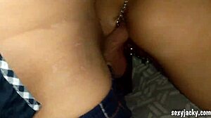 MILF Alemã Seduz Jovem Vizinho