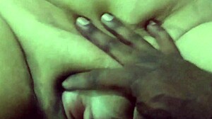 tirando cabaco da novinha com big black cock