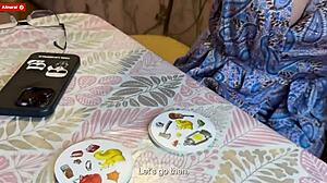 Mama mojega najboljšega prijatelja pokaže sočno gostoljubnost iz bližine.