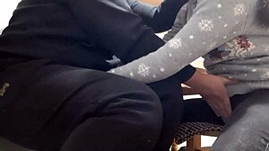 В одежде мы трахались жестко на кухне