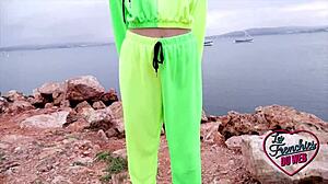 i watch the queen fuck sexy trixy in a threesome