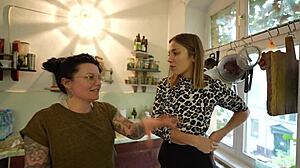 Za scénou prvního anál workshopu s lesbickými děvkami