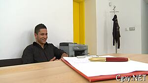 i love watching sexy gay men fuck.