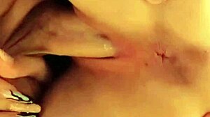 Gimo gimiendo mientras follo en baño del súper