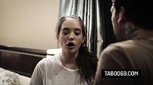 Büyük memeli genç kız 18+ Gia Paige, çift penetrasyonu sertçe alıyor