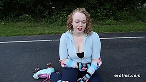 SARAH SHOWS US HOW SHE MASTURBATES!!