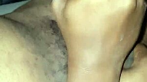 Sidechick jacks off married man in parking lot 😏