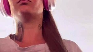 Hot in the gym, I strip and show my wet pussy!