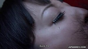 एशियन बेबे बड़े मोटे लंड पर जोर से चूसती है नापाक तरीके से।