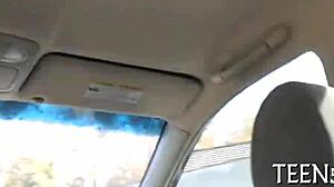 Nesten lovlig jente 18+ i dampende missionary handling