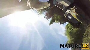 nem tudok ellenállni ennek az érett orosz puncinak, olyan kurva jó érzés