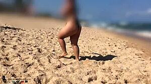 i love showing my plugged ass in public