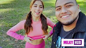 Yoga Con Puta Que Estimula Su Vagina Con Mi Polla