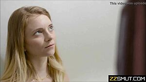 Bapa tiri rayu anak tiri muda untuk seks mentah.