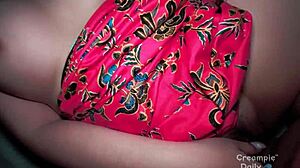 Lonely Asian housewife, wanna sneak a creampie while hubby’s at work?