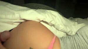 Irmã madrasta Macy Meadows em sexo selvagem de pijama! Fantasia doméstica com Scott Stark!