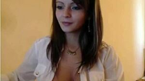 why is this beautiful camgirl teasing with her big ass