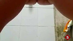 warming up in bath with fingers 😏