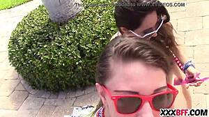 Gewoon chillen op Independence Day met wilde 18+ groep seks. Het werd snel heet!