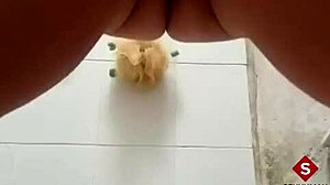 warming up in bath with fingers 😏