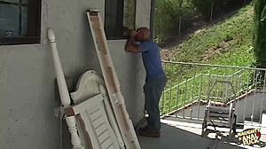 Loira pega foda anal profunda com cu arregaçado depois de chupada intensa