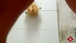 warming up in bath with fingers 😏