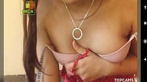 Snhnny Hot Babe Rips Clothes Off!