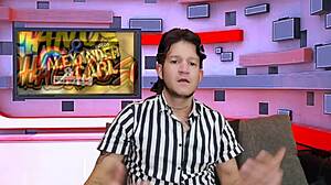 El chacal quiere culo y provoca 😏