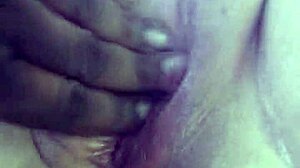 Han slår bbw-horens fitte hardt