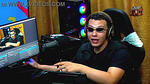 Isa traveler strips in studio and asks Ruan for a touch