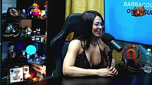 Isa traveler strips in studio and asks Ruan for a touch