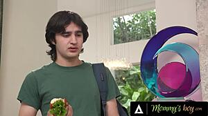 沮丧丰满熟女乞求色狼继子深肛猛插