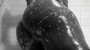 Poizon Ivy Shakes Booty in Shower