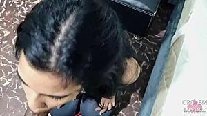 Carahoney destroza esta gran polla y obtiene su doble porci�n de semen