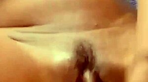 I had orgasmos linda jovem morena