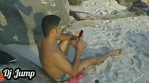 Fudendo uma casada na praia de abric�