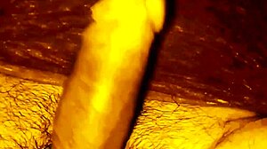 Masturbasi kote suami saya, kotenya bergerak sendiri wooou, fun pancut luar dengan pasangan gemuk