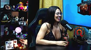 Isa traveler strips in studio and asks Ruan for a touch