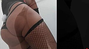 I'm hot bunny milf wantin' that carrot in my wet pussy webcam show