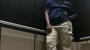 Devilish elevator solo got me wild! 😈