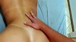 Nuoli kuumien blondien pinkkiä vittua räjähtävään loppuun asti