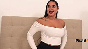 does kim hot love deep threesome?