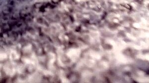 Ibu pancut muncrat di bilik fitting kedai sebelum beli