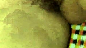 B� liếm lồn em họ ang ngủ