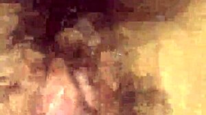 B� liếm lồn em họ ang ngủ