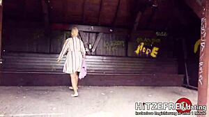 Lelaki Rawak Bodo Kongkek MILF Jana Schwarz di Taman Awam untuk Dating Hitzefrei