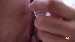 サブリナ・リンスが尻にプラグ突っ込んでビクターが俺の巨乳とブラジル尻揺れ見てる