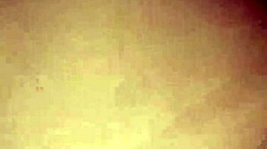 B� liếm lồn em họ ang ngủ