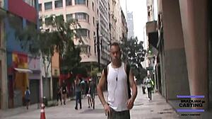 Gostosa arranges a hot fuck in the sex shop, part 1