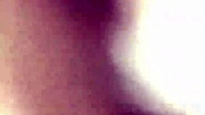 B� liếm lồn em họ ang ngủ